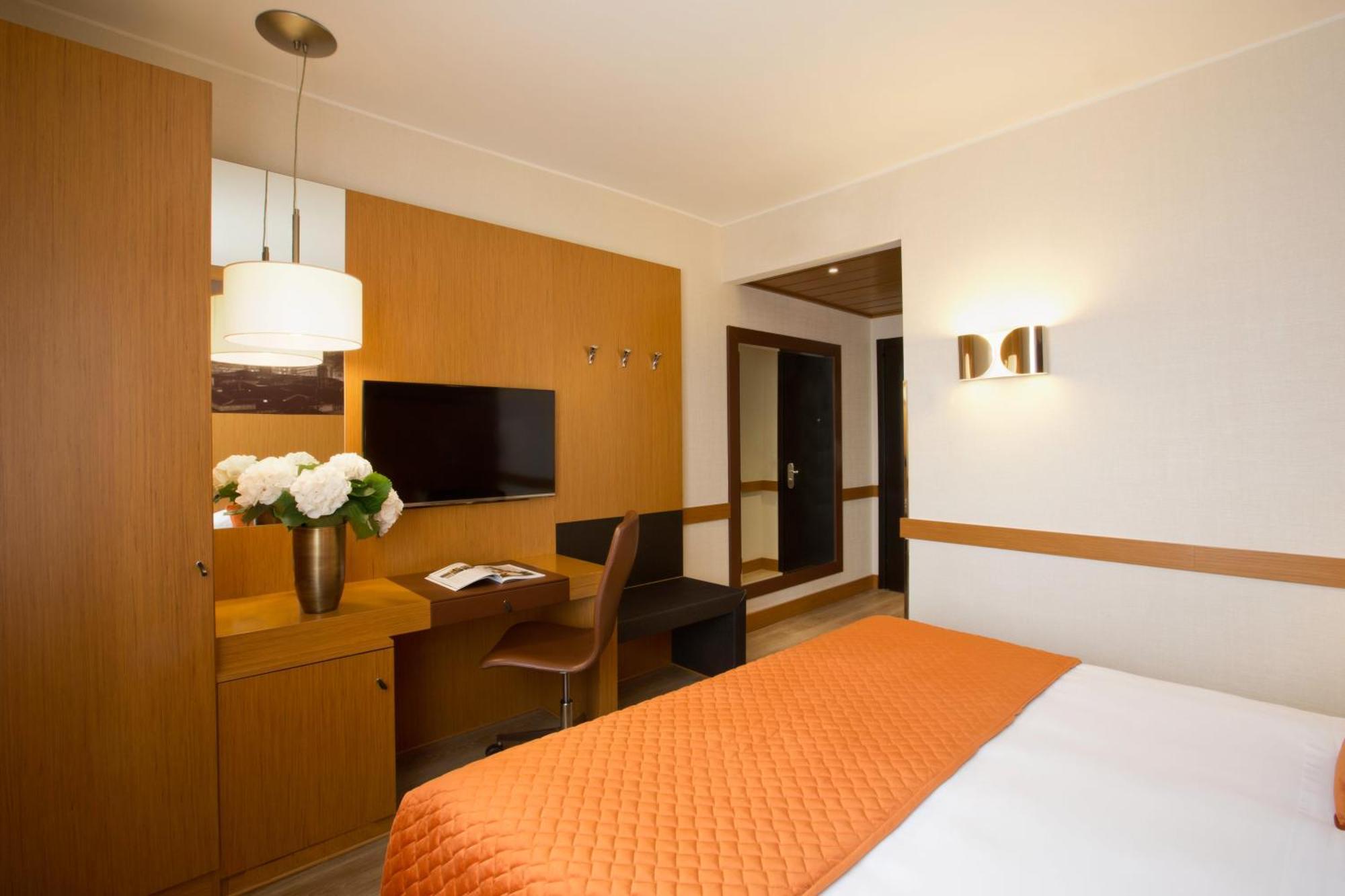 Starhotels Tourist Milano Camera foto
