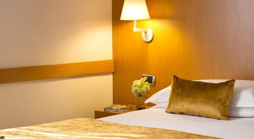 Starhotels Tourist Milano Esterno foto