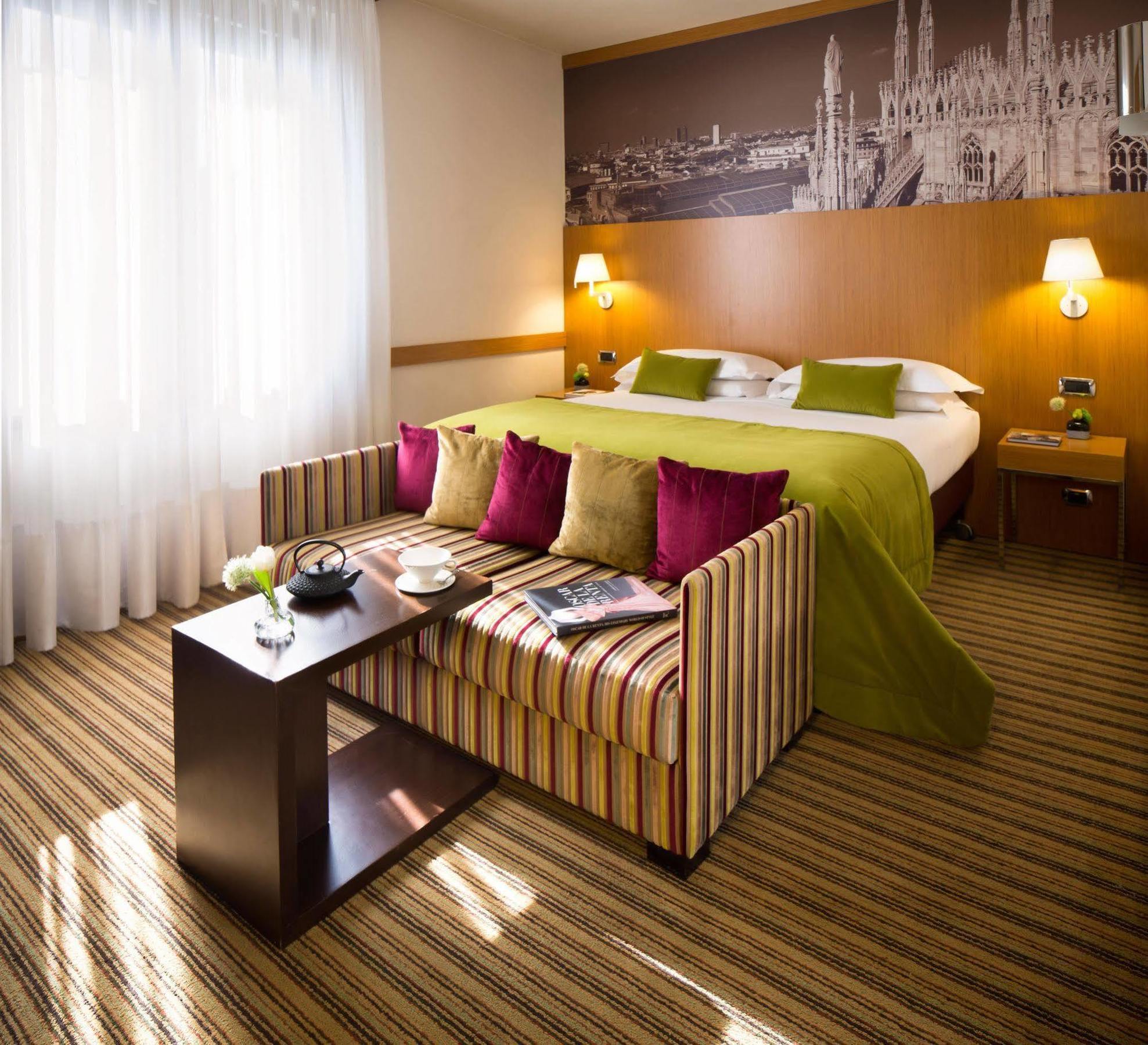 Starhotels Tourist Milano Esterno foto