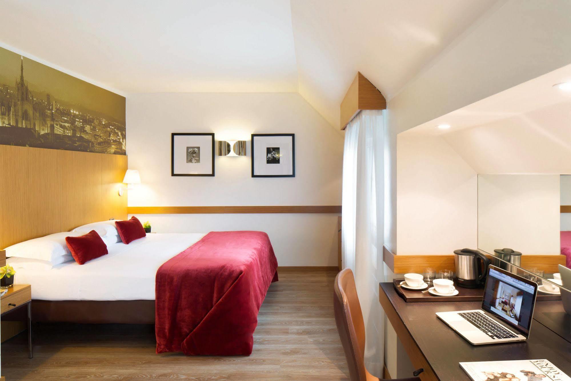 Starhotels Tourist Milano Esterno foto