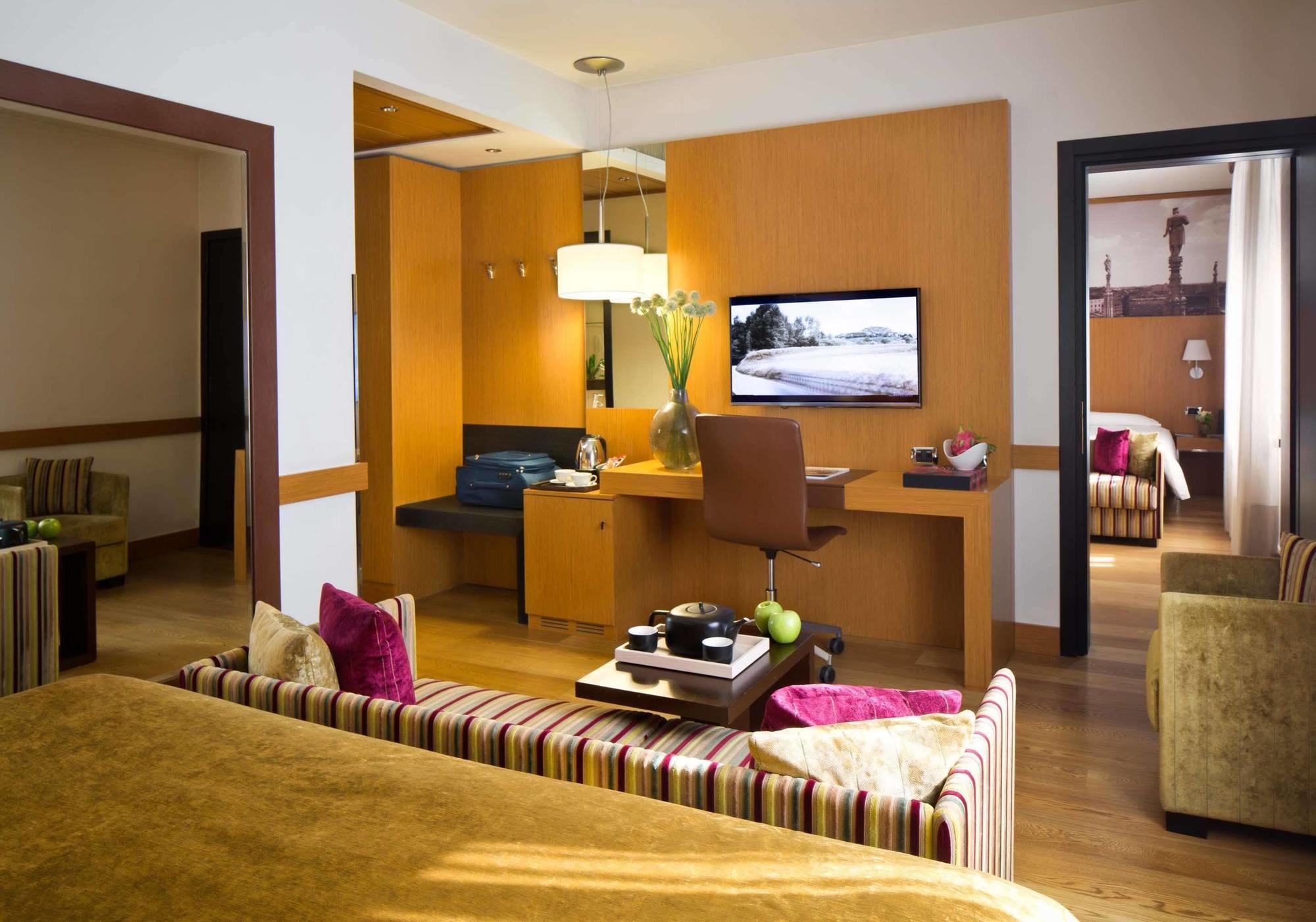 Starhotels Tourist Milano Esterno foto