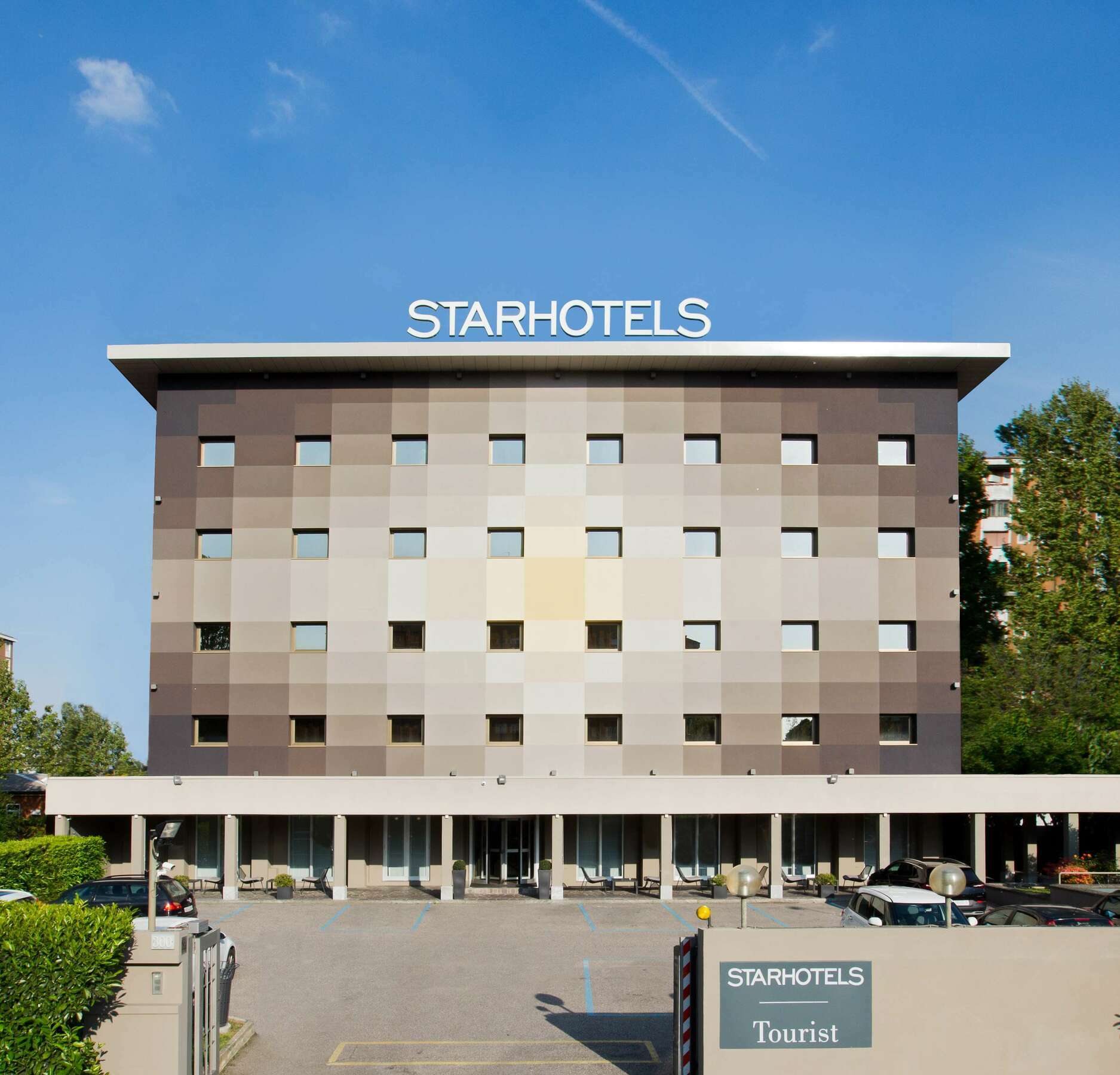 Starhotels Tourist Milano Esterno foto
