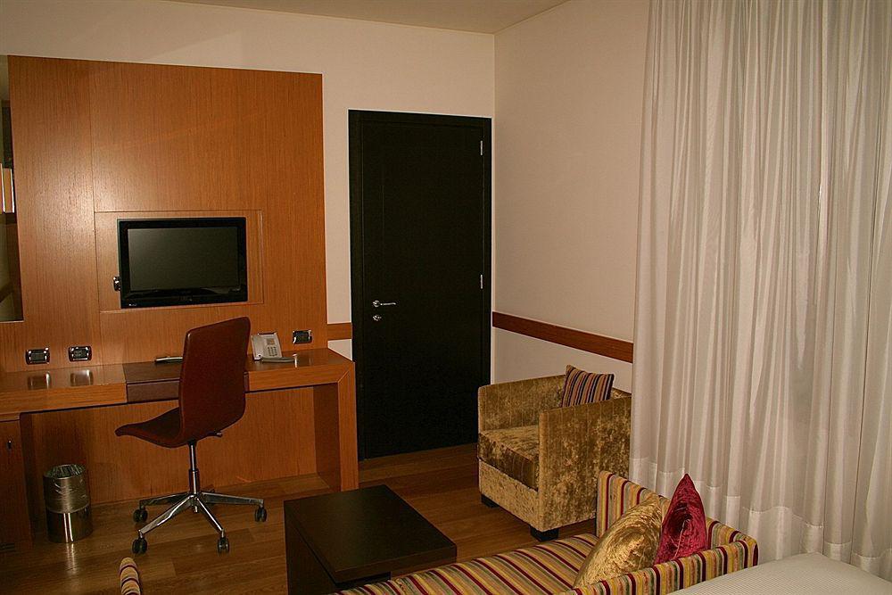 Starhotels Tourist Milano Esterno foto